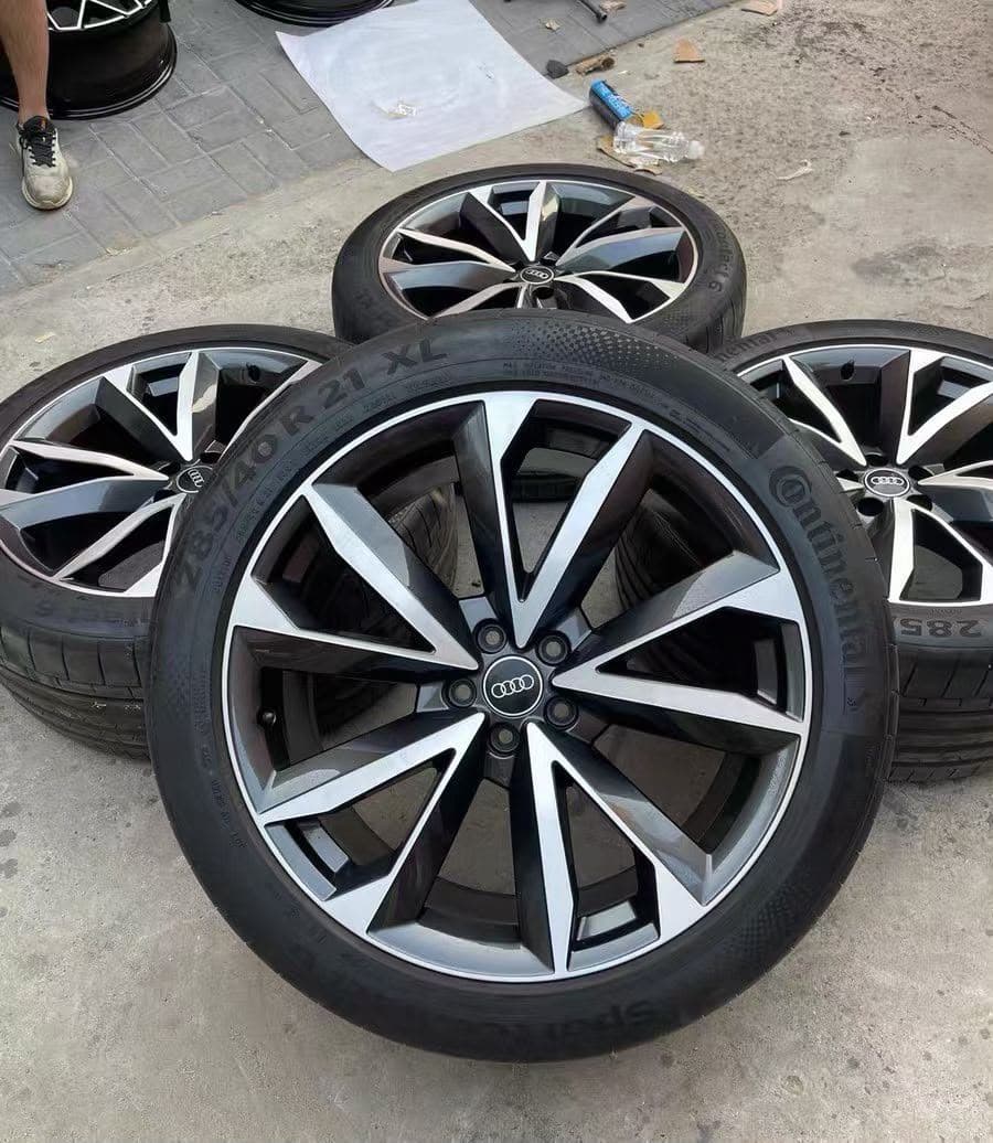 All Types of Chrome Wheels